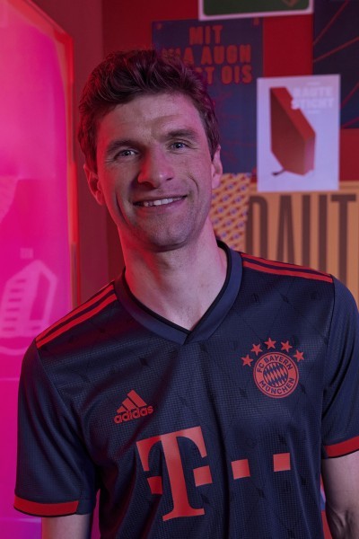 FC Bayern München Fotbalový Dres 2022-23 Alphonso Davies 19 Alternativní